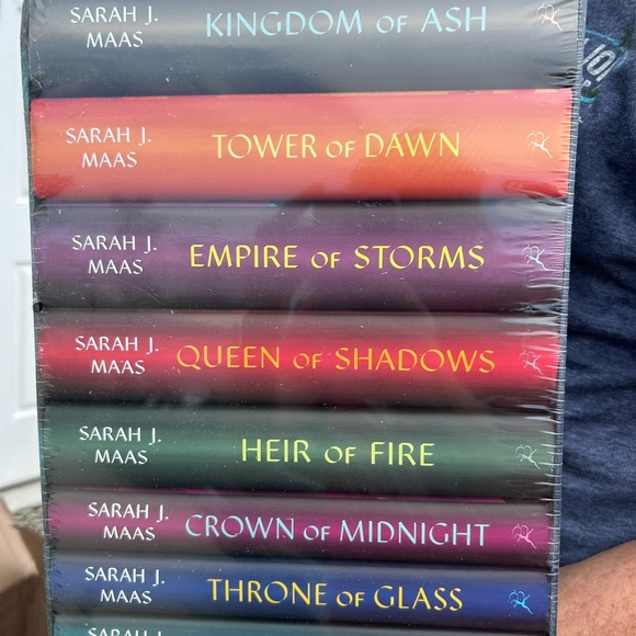 Throne of Glass Box Hardcover Book Set -- by Sarah J. Maas Hardcover) NEW - Picture 2 of 2